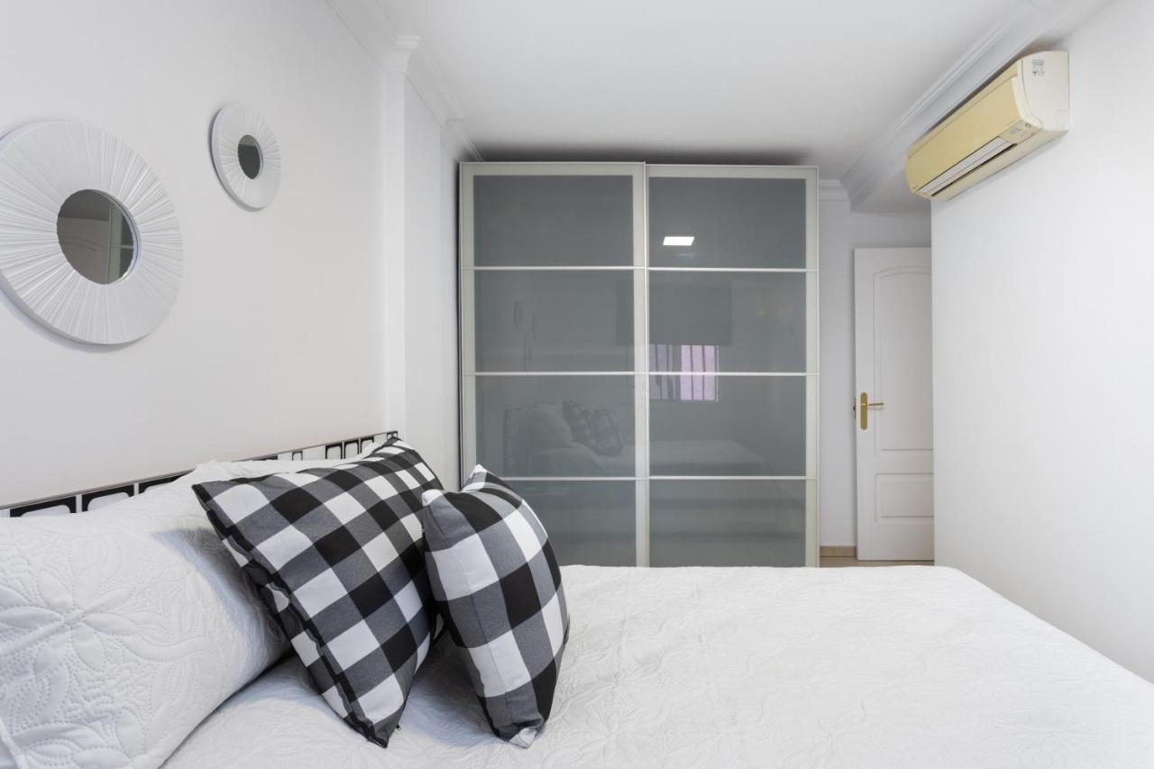 Radazul Home2Book Fantastic 160M2 Terrace Flat & Bbq מראה חיצוני תמונה